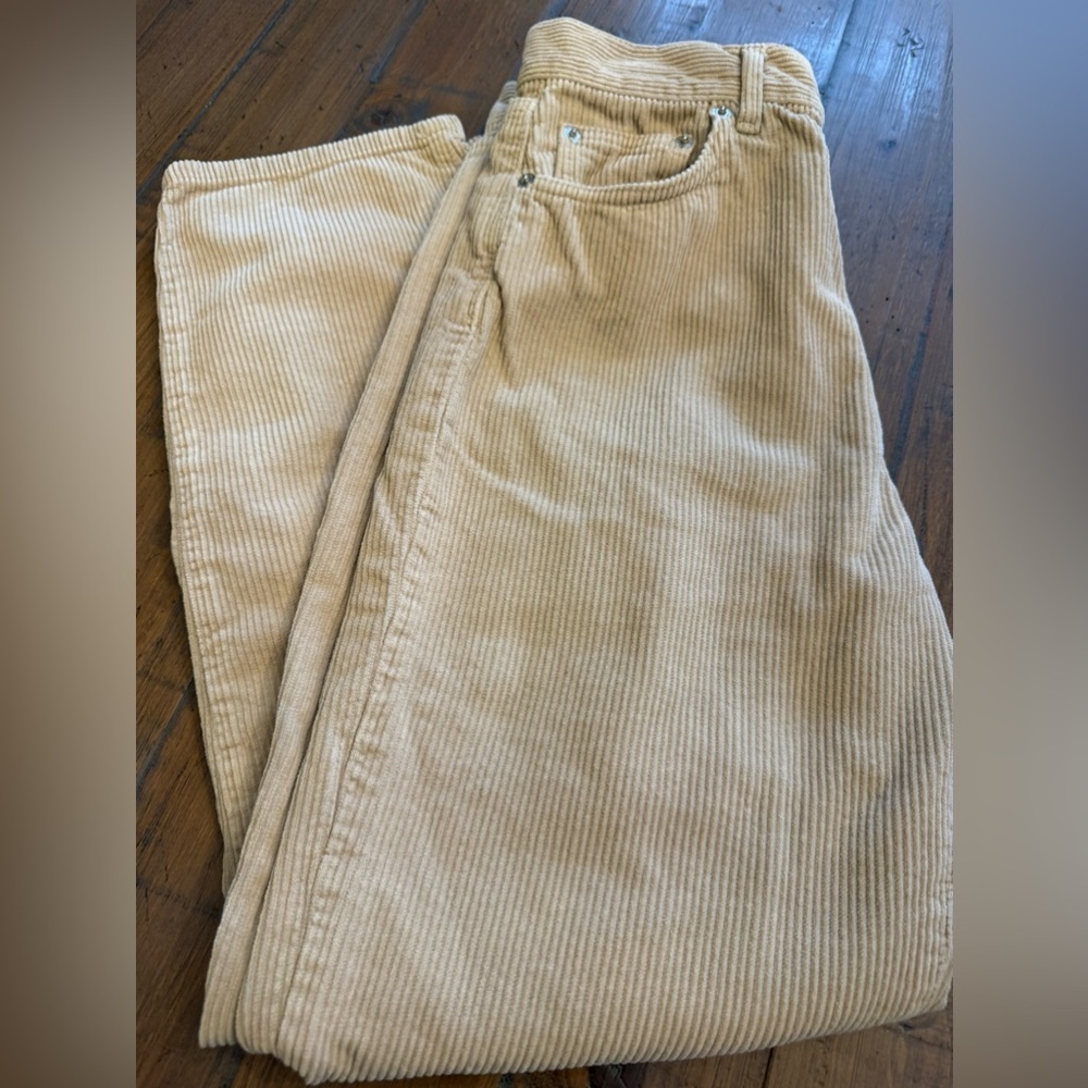 Pull & Bear tan/cream wide leg corduroy woman pant.  Casual comfy fun. Size 4.